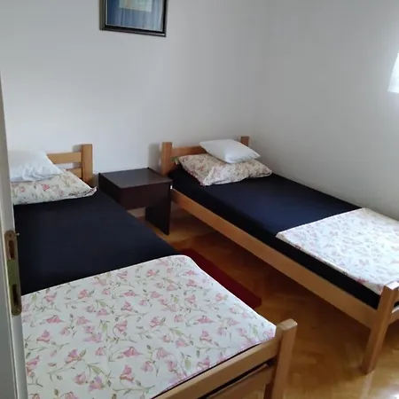 Stan Lux * Sremska Mitrovica
